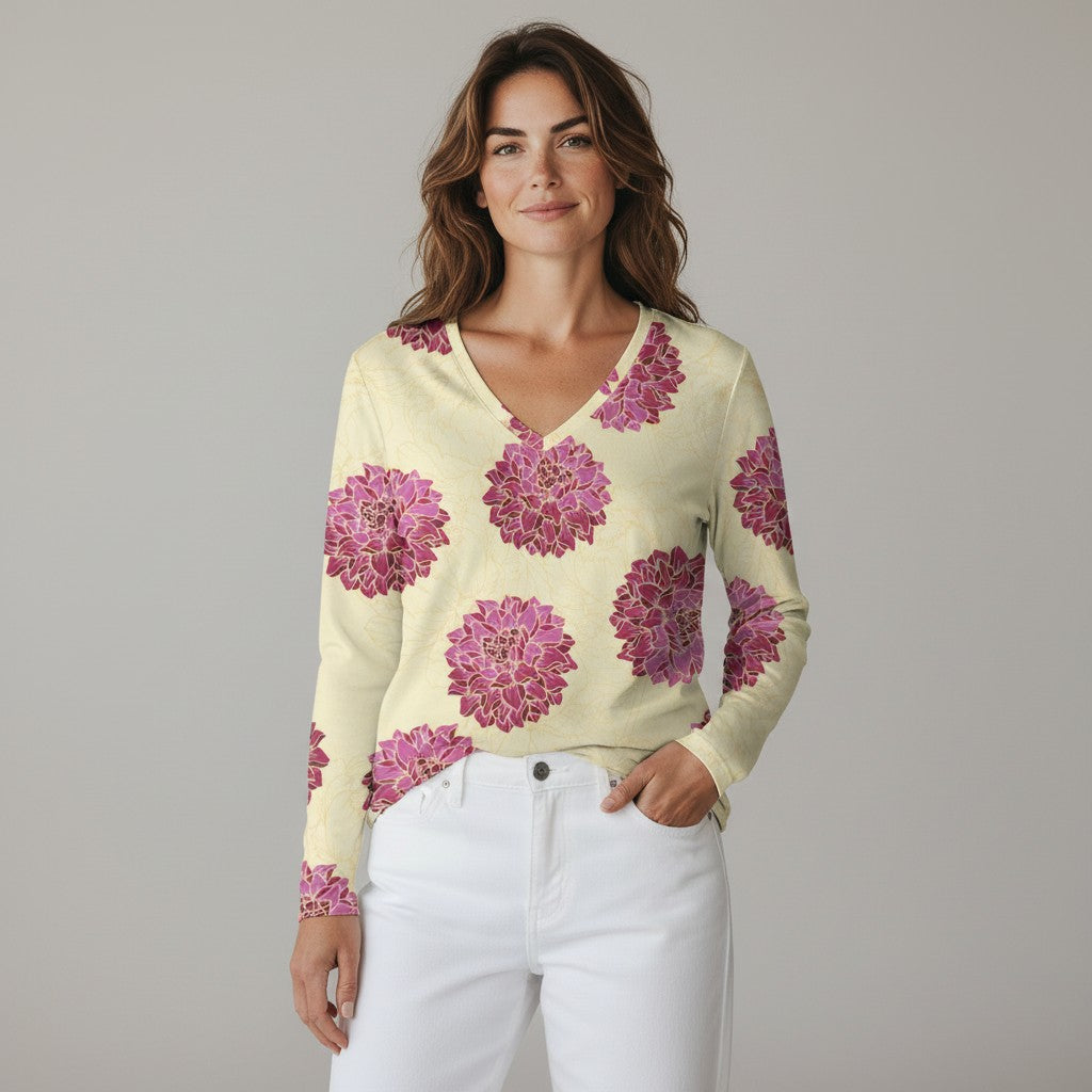 The Everyday V-Neck in Atelier Dahlia